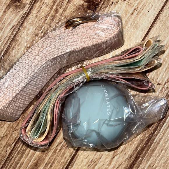 π§π»ββοΈπ«¦β’ππ LOGILATES x S-N-A-T-C-H Vibesβ’ππ - Picture 5 of 10